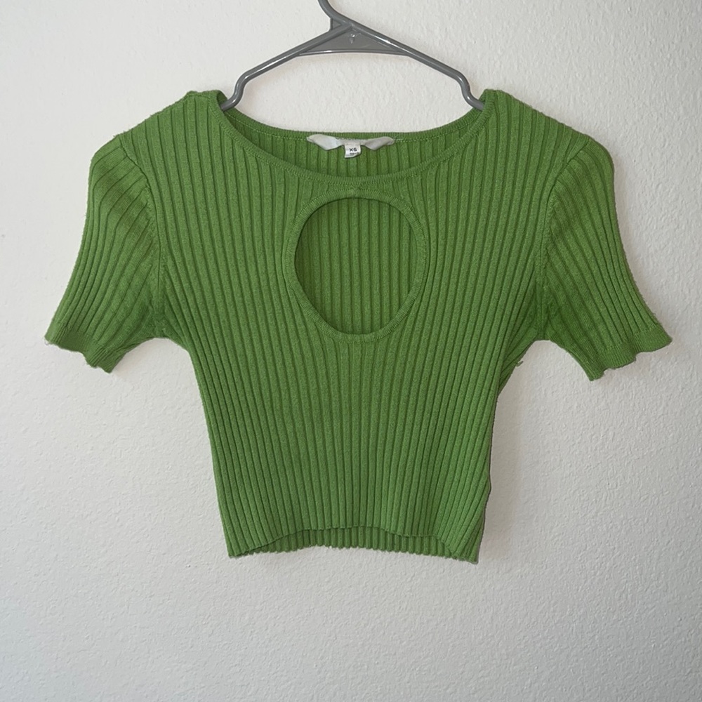 Glassons Women’s ribbed keyhole crop top